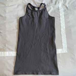 Athleta women’s workout tank top